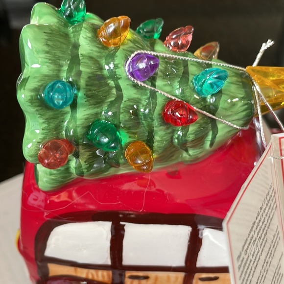 NWT MR CHRISTMAS Ceramic Truck with Tree 5.5” Red Christmas Decor LED Figurine - Picture 5 of 6